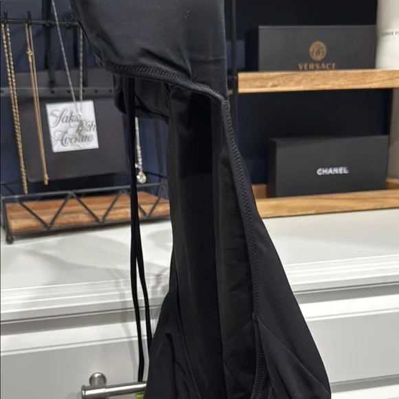 VICTORIA’S SECRET SZ M Black One-Piece Swimsuit - Picture 4 of 10